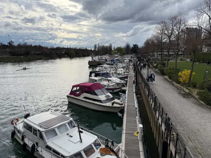 Bateaux amarrés au port de Nogent-sur-Marne