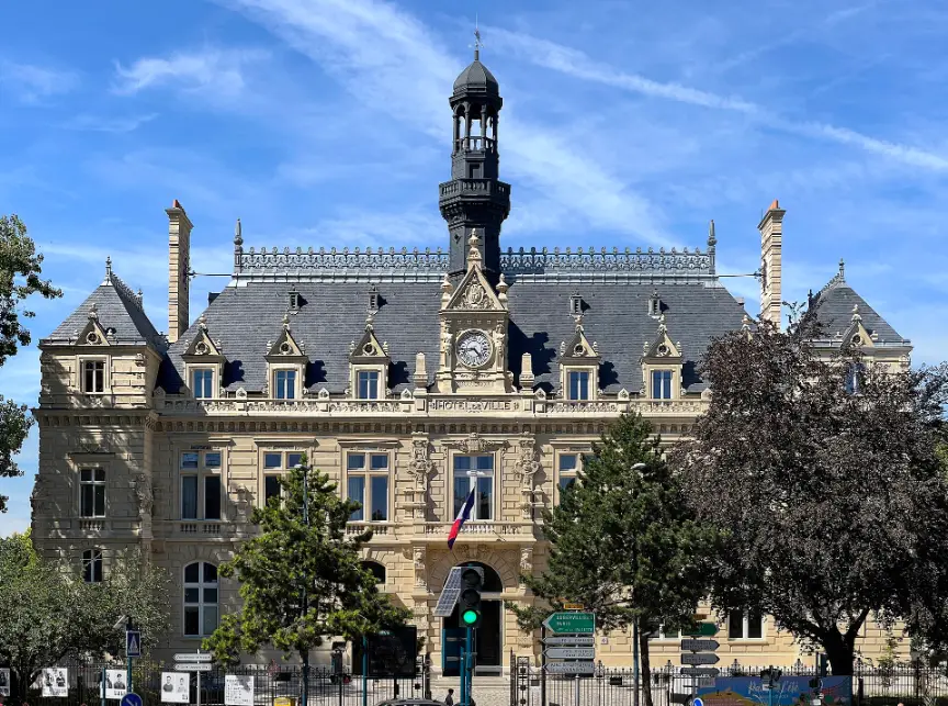 Hôtel de ville de Pantin et son beffroi
