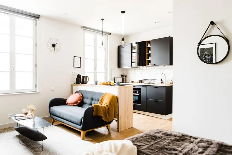 Studio lumineux en bord de Marne à Nogent-sur-Marne, confié à Coolok